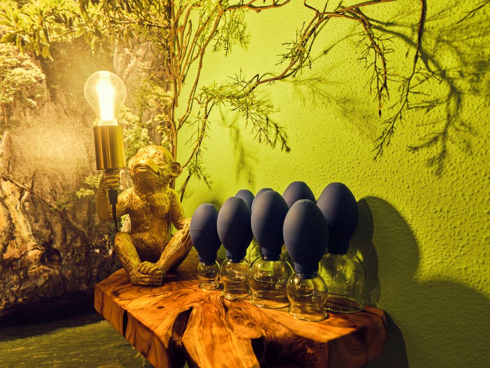 Moderner Empfangsbereich von Fahsai Thaimassage Bern Liebefeld